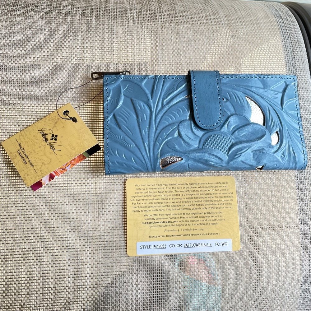 Patricia Nash Nazari Wallet Cutout Tooled Safflower Blue NWT MSRP $89